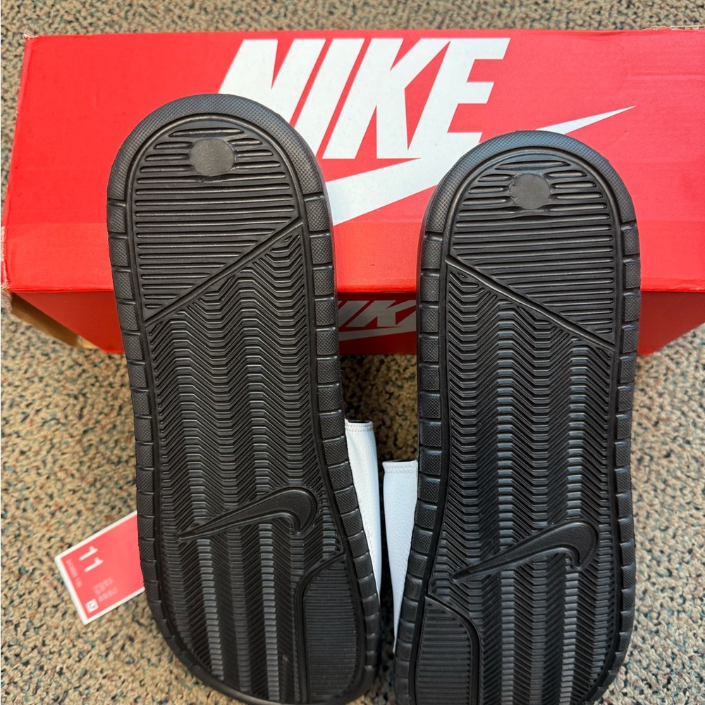 Nike Benassi JDI Slide - Black and White Slide Sandals - Picture 3 of 5
